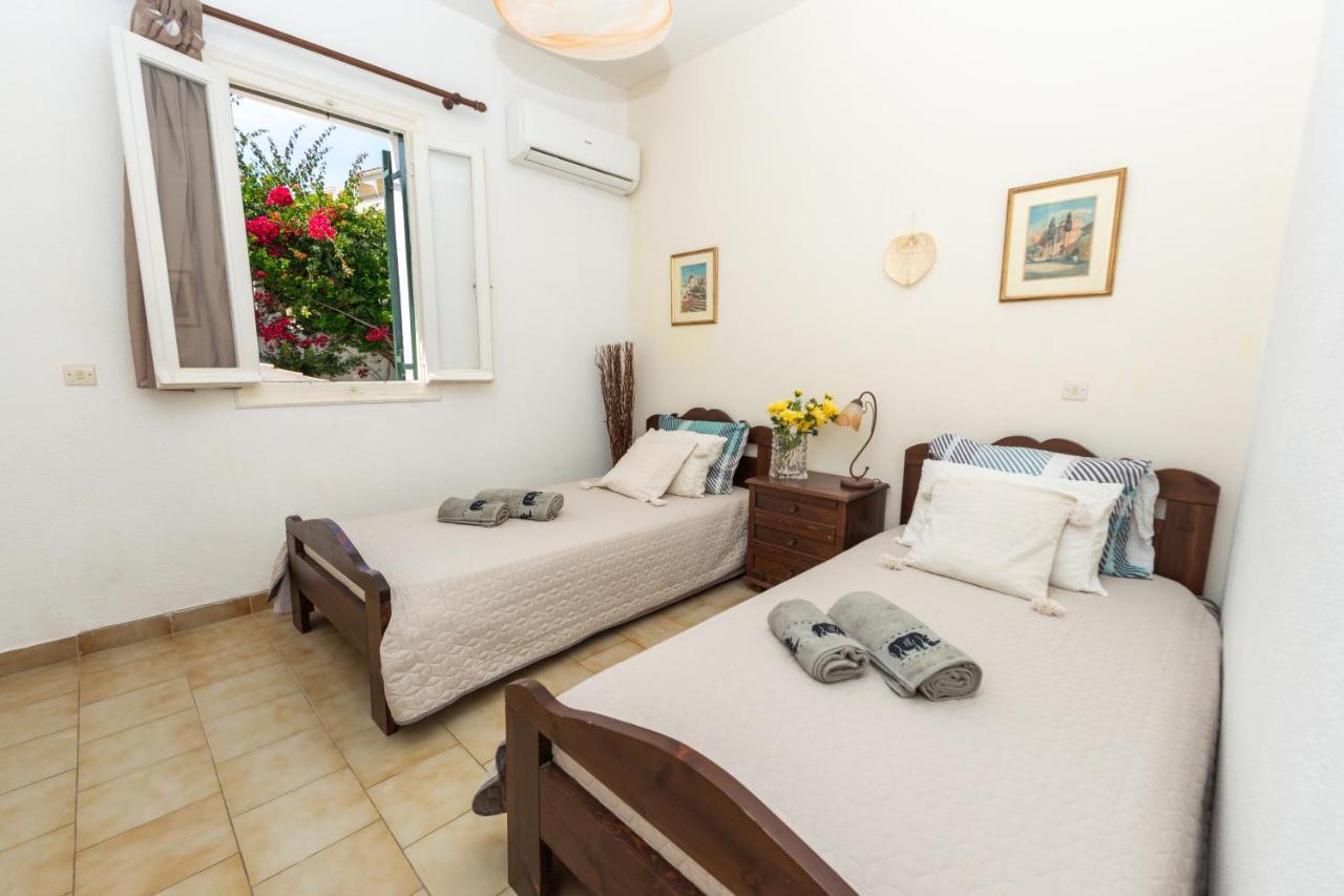 Alexandras On The Beach And Pool Apt Glyfada  Exterior foto